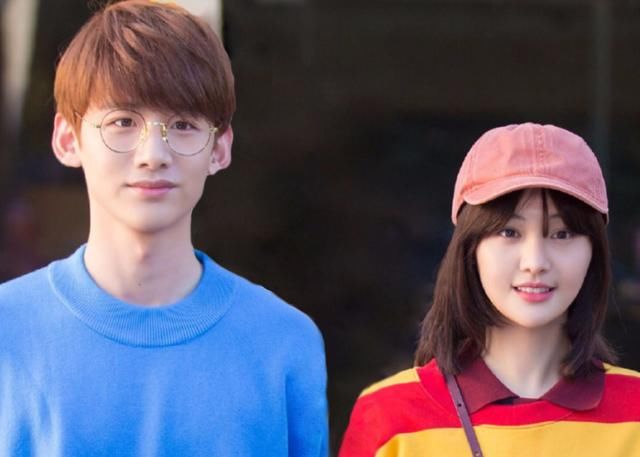 白敬亭因戏情陷郑爽,公开9字表白,网友:借郑爽