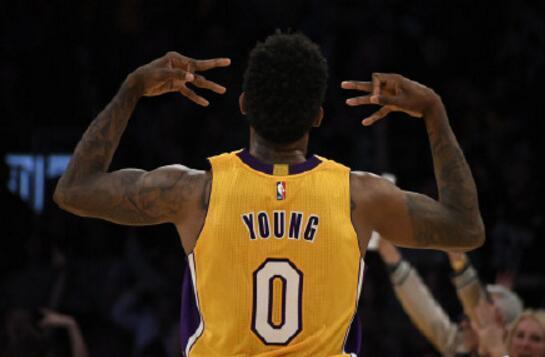 nba承认尼克杨绝杀走步 关键误判令雷霆冤死