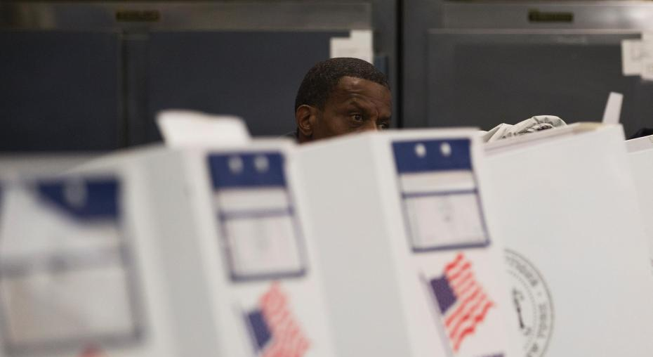 美国中期选举开锣 各地民众踊跃投票