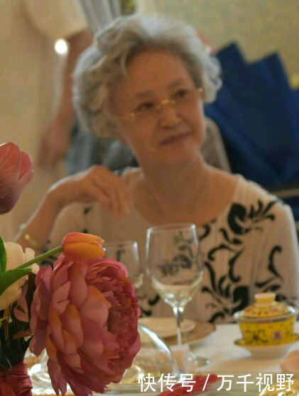 者杨春霞的近照曝光,至今禁谈参演《西游记》