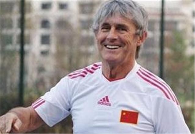 国足历史上的传奇教练即将回归,和里皮一起为