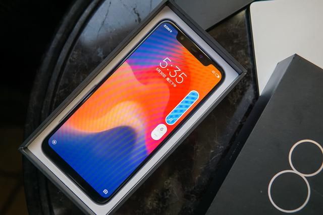 小米8SE是低配版?配置亮出来,让一众旗舰手机