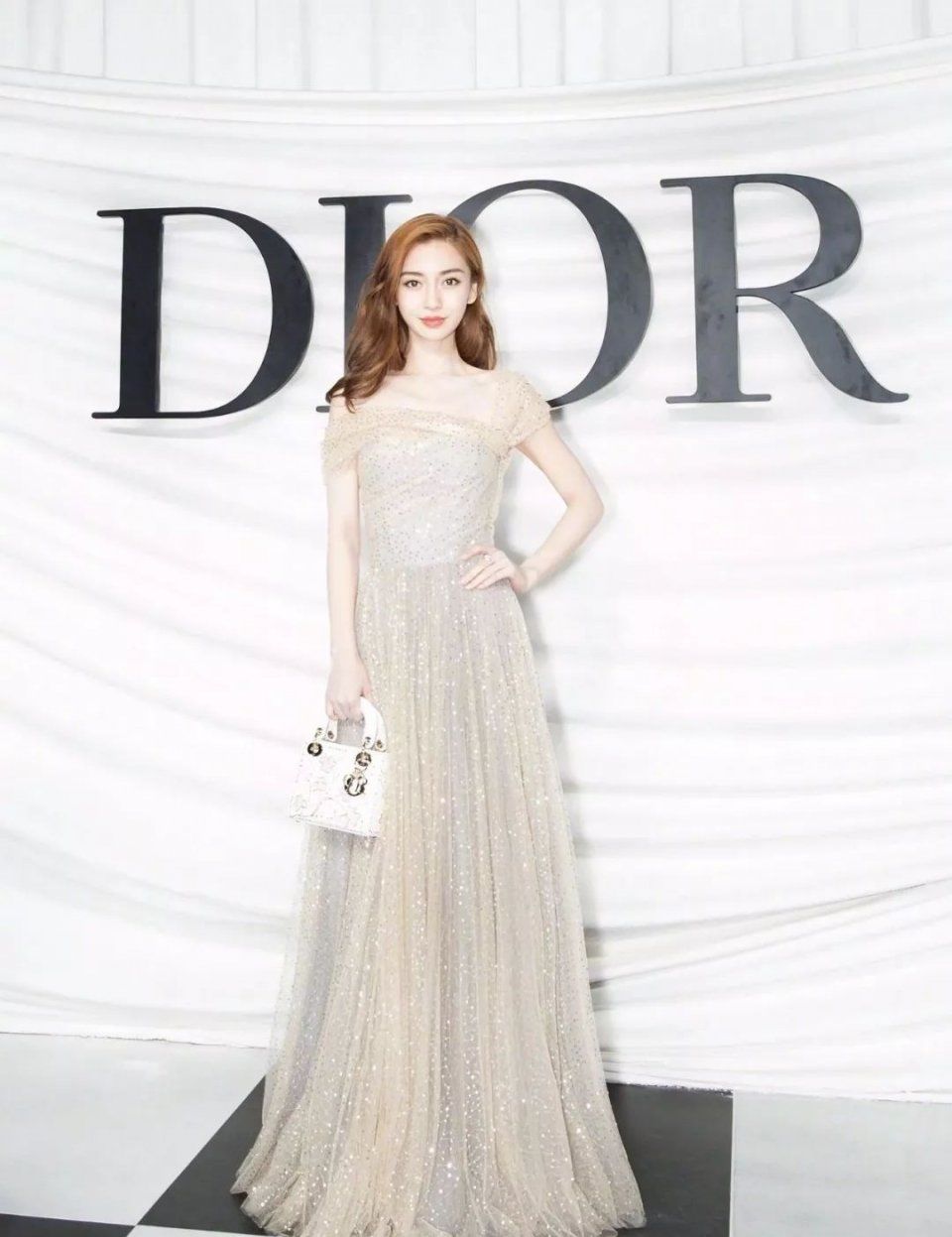 林志玲整容、柳岩丰胸、汪东城卖卫生巾明星代