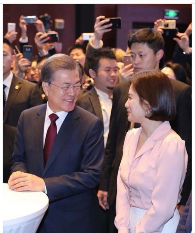 中韩经济贸易合作伙伴开幕,宋慧乔,exo 为开幕式敲钟