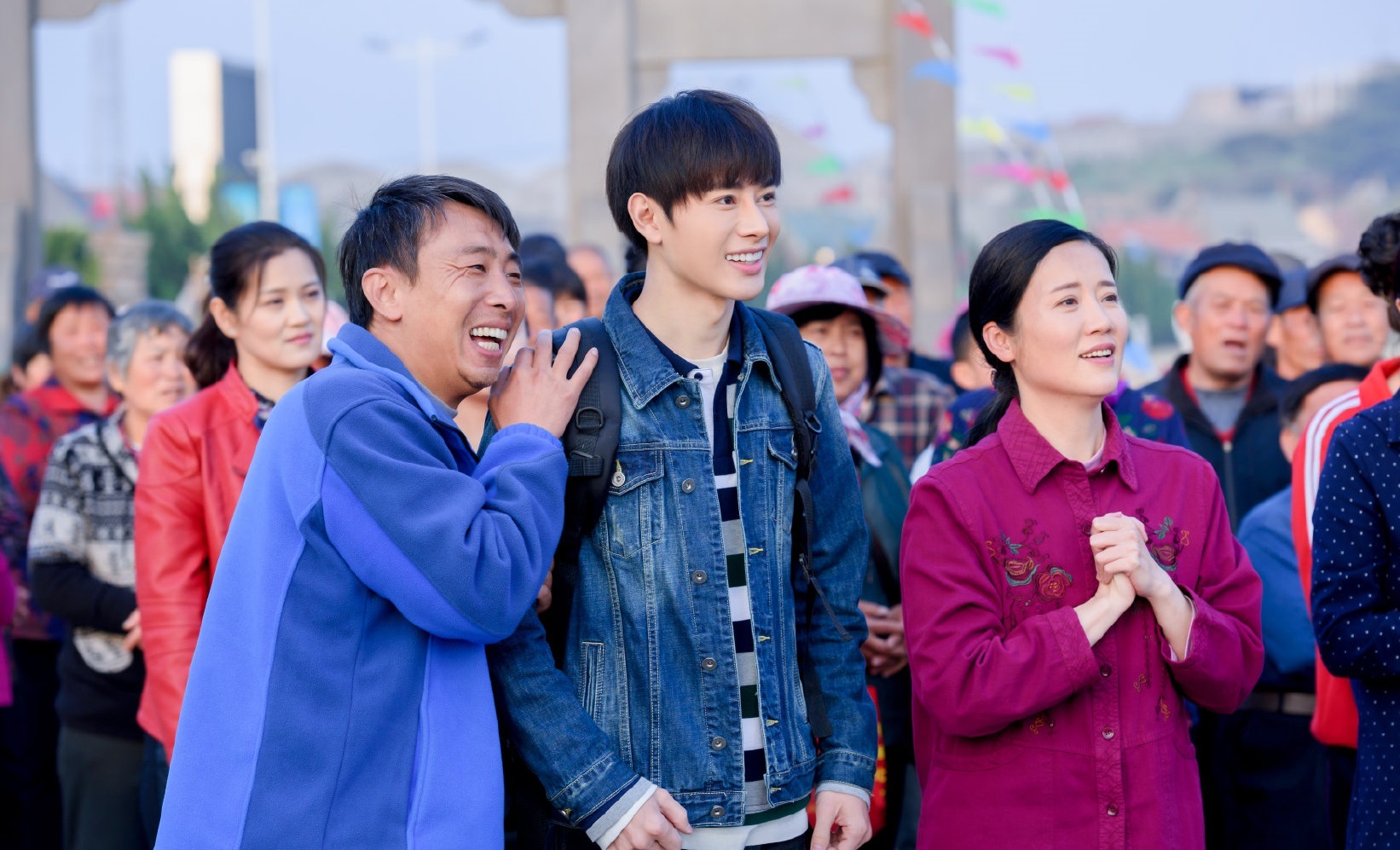 《温暖的村庄》收视开门红,正面PK国民横剧《