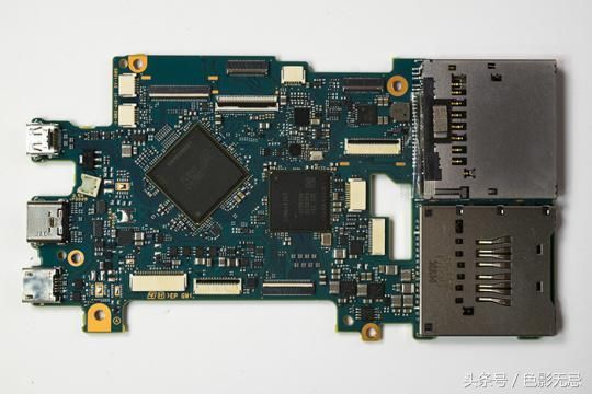 有人拆了一台索尼A7R3,一不小心看到了索尼的