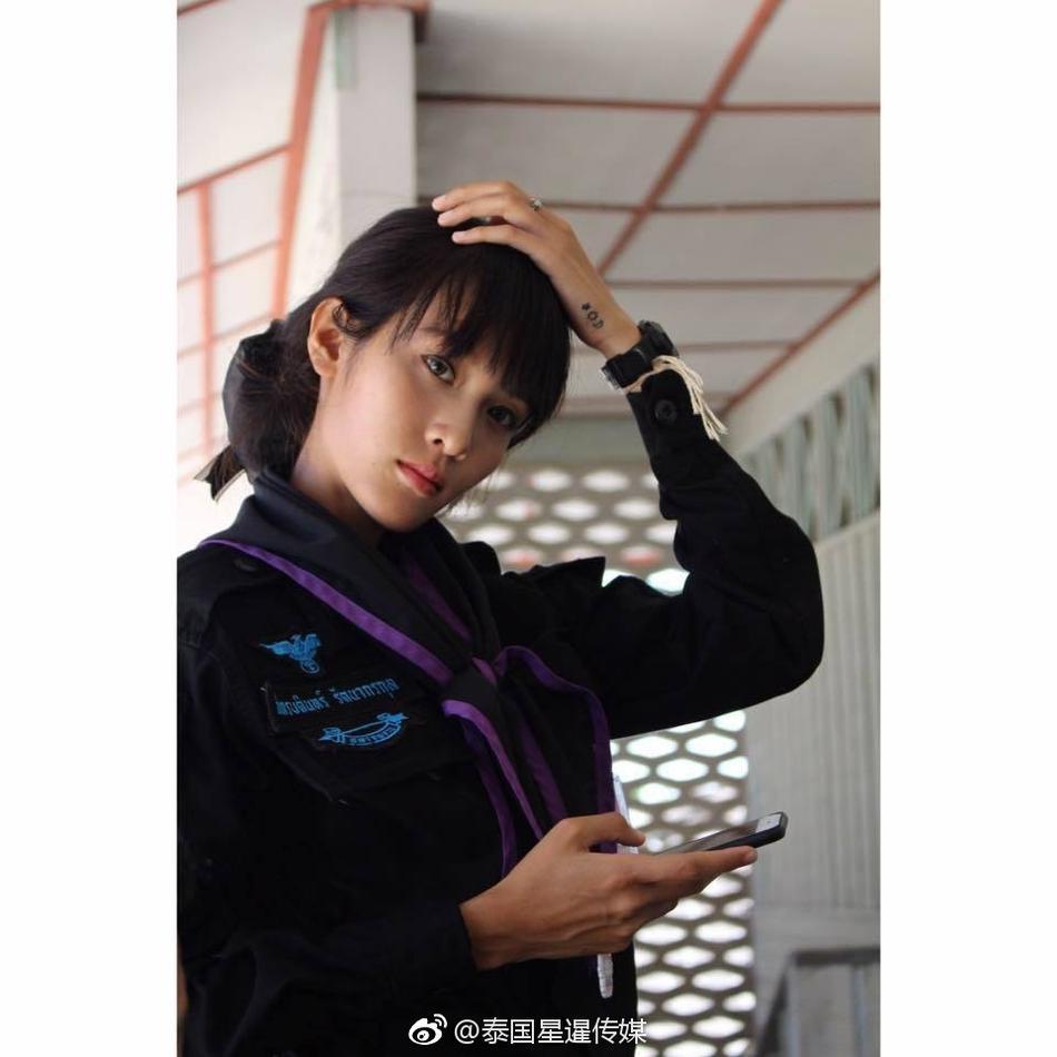 组图:泰国美女侦察兵走红网络 颜好身材正还敬业 组图:泰国美女侦察兵走红网络 颜好身材正还敬业