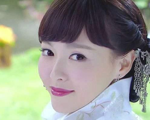 美瞳对女星多重要?戚薇堪比整容,李小璐网红脸