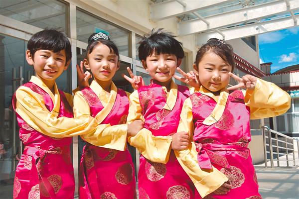 图为拉萨sos儿童村的孩子们.