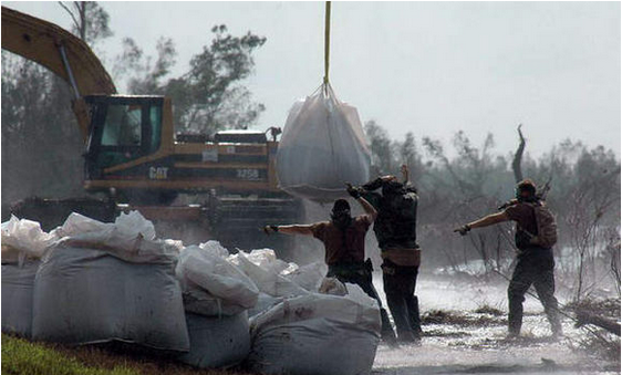 工程兵部队只用了不到7天时间，就基本弥补了50多处海堤决口