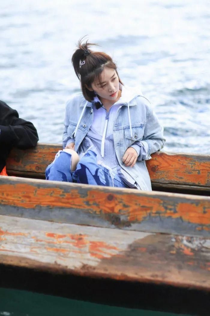 看阚清子扎短发 谁扎谁美