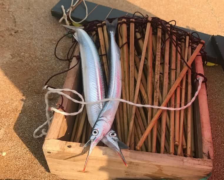 青岛人光喝啤酒那是不够的,海鲜也得上几盘,嘎