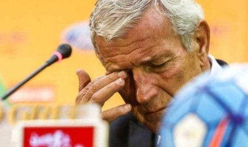 亚洲杯后走人?里皮接受采访时表示,自己将坚持