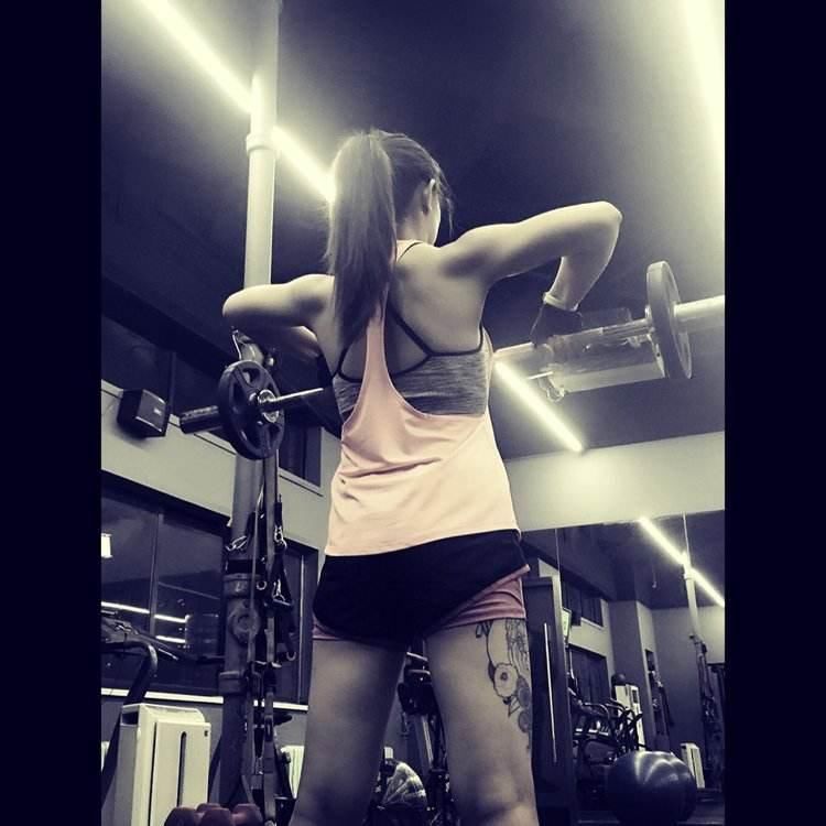 是块头!不练斜方肌怎么行,巨大斜方肌怎么练就