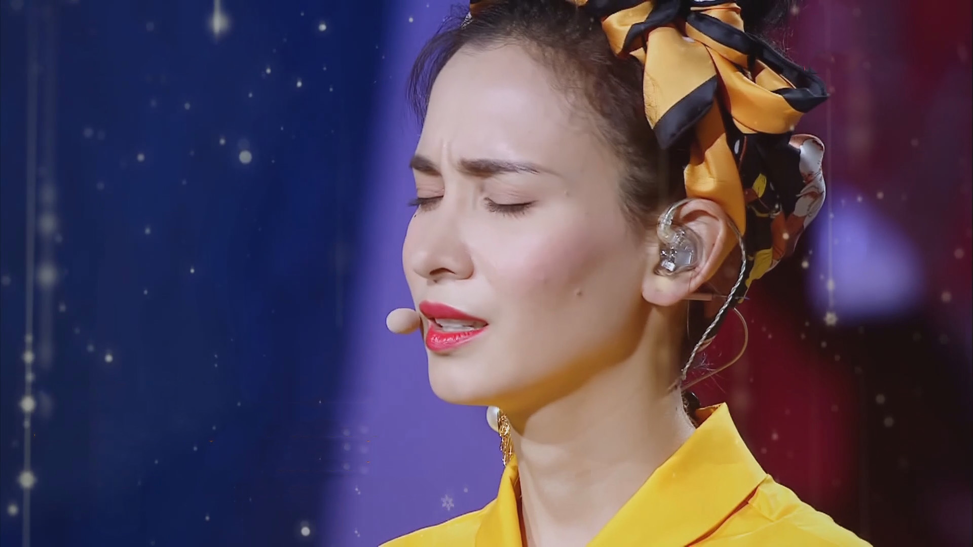 卢靖姗复古演绎歌曲串烧 深得观众喜爱 卢靖姗复古演绎歌曲串烧 深得观众喜爱