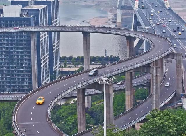 从来没想到过重庆会限桥 以后我们都不和沙坪坝的小伙伴耍