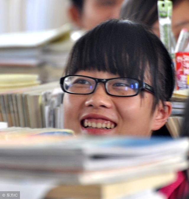 高三排座位潜规则,座位决定了高考成绩,后三排