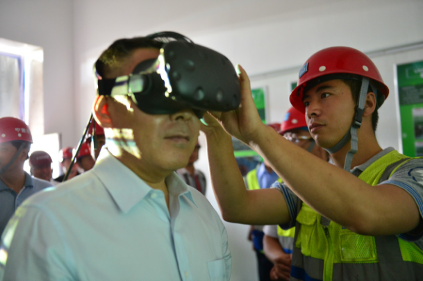 安全帽上贴二维码记录违章信息 北京推广标准