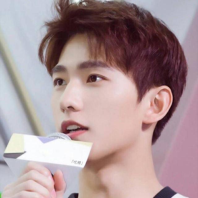 杨洋做整容手术? 杨洋所谓手术其实就是挑了一