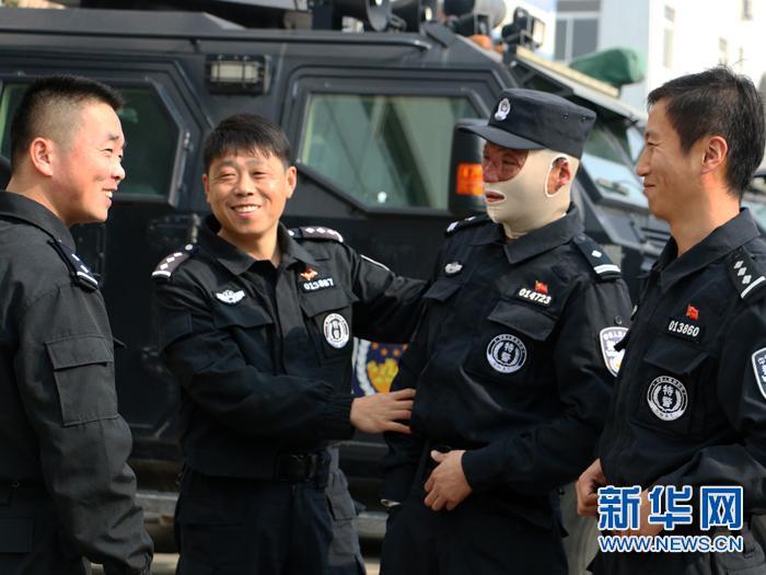 蚌埠特警张劼：烈火真英雄 铁骨铸楷模