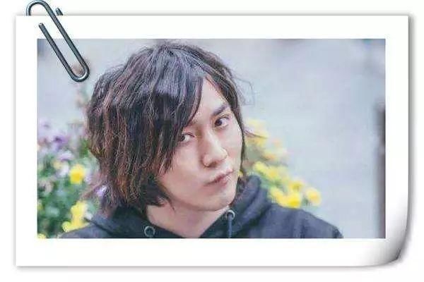 张大仙微博晒现任女友照片 前任女友发微博暗