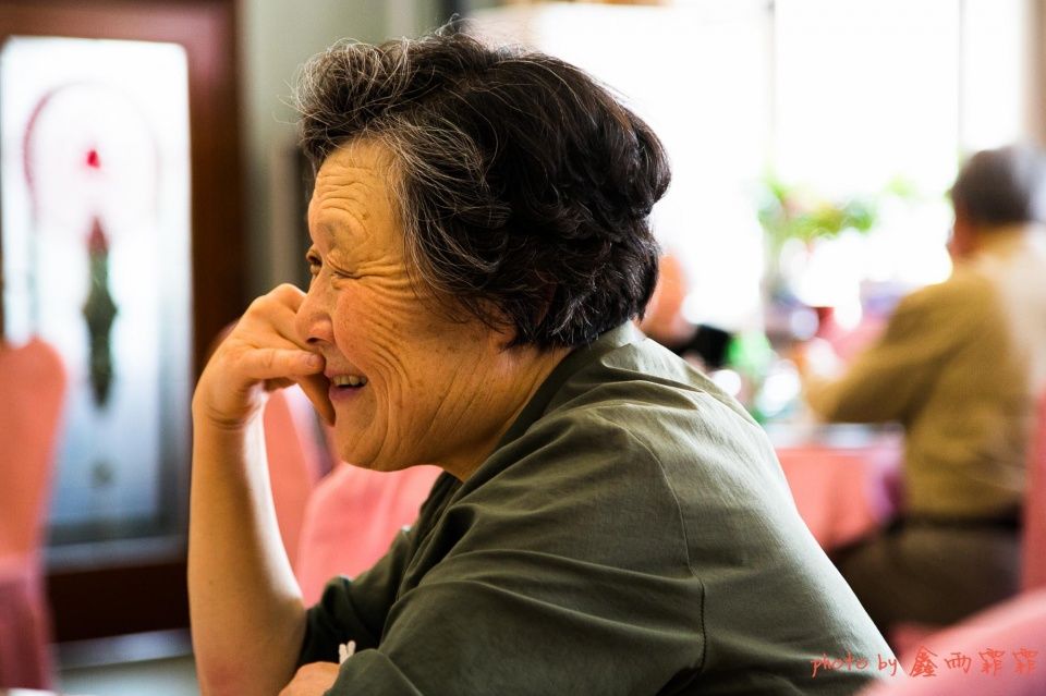 清真宫廷菜让北京老年人赞不绝口!京剧名家马