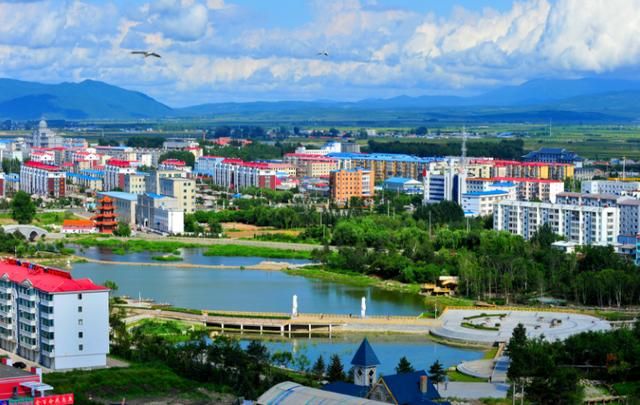 中国唯一一个靠近海却不能到海边的城市:只因