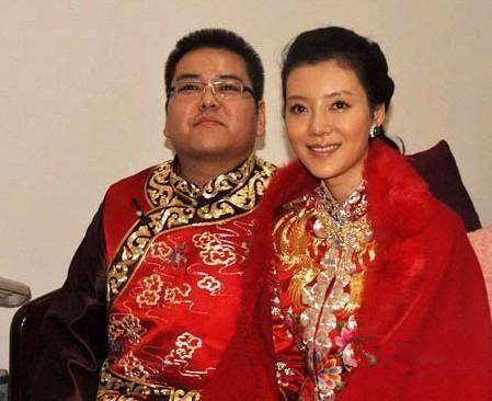 『车晓：否认分得三亿身家』《好先生》中饰演“甘敬”的车晓也曾经历过一段失败的豪门婚姻，她曾与“山西首富”李兆会拥有两年的婚姻生活，最终遗憾离婚。李兆会的家族多次在胡润百富排名中列山西首富之位，而李兆会个人资产在40亿元左右。相关人士称，车晓在离婚后分得了3亿家产，但车晓坚决否认。