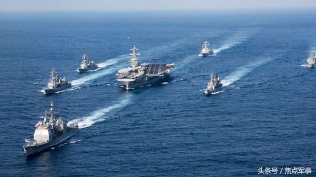 中国航母打击群首次亮相,舰船数量比美军航母