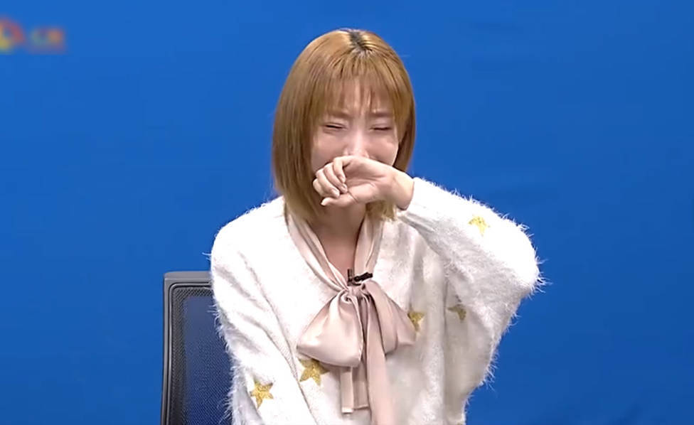 据北京晨报网报道，之前在直播界闹得沸沸扬扬的“郭mini不雅视频”事件如今终于有了新的进展。14号晚7点左右，郭mini经纪公司在直播间进行了一场小型的新闻发布会，针对此前郭mini门事件进行了首度回应，而郭mini本人也列席参加。