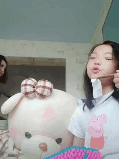 抖音小学生再惹事, 这次又是坑自己的妈妈, 网友