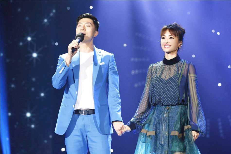 马龙为蔡依林作打油诗 网友:小奶龙女友在哪里?