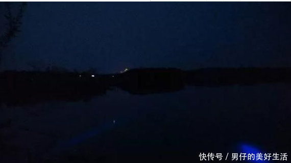夏季夜钓鲤鱼有绝招,大鲤连竿没难度,今年不用
