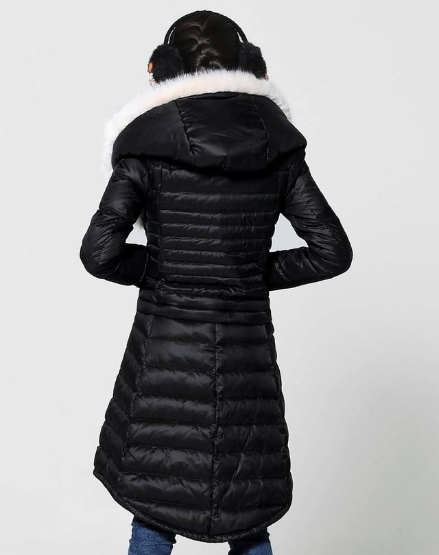 为什么日本女生冬天从来不穿羽绒服?