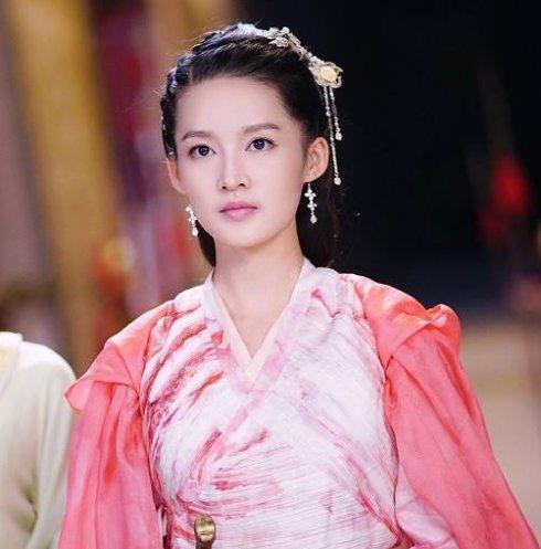 关晓彤等十大90后小花2017影视作品PK,谁是大