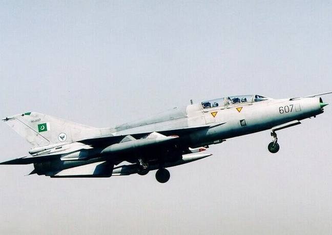 阿富汗边境,一架军机坠毁,2名飞行员牺牲,巴铁