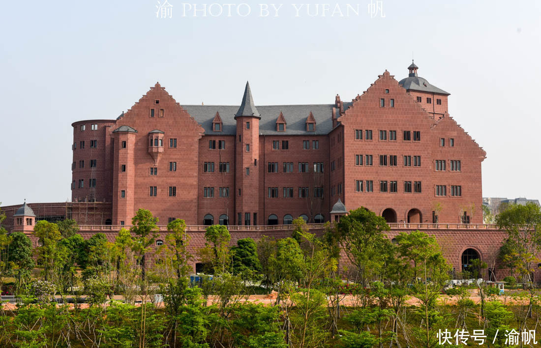 华为欧洲小镇之海德尔堡,一座神秘的红褐色古