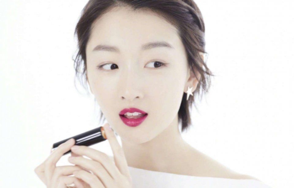 明星代言口红,刘诗诗优雅,杨幂妩媚,娜扎惊艳,林