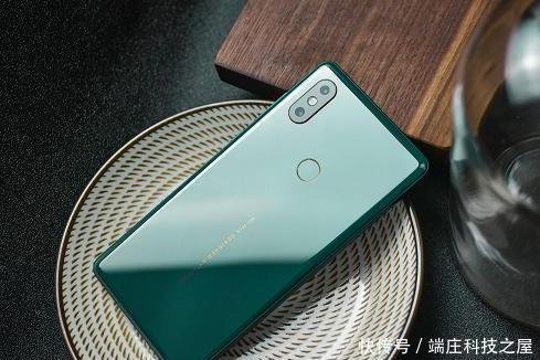 华为EMUI系统和小米MIUI系统,究竟哪个更好用