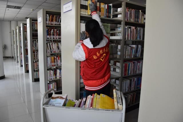 榆区图书馆2018年第一期全民阅读志愿服务活