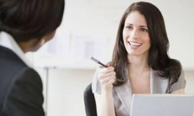 面试官: 加减乘除少一点是什么字 姑娘机智回答