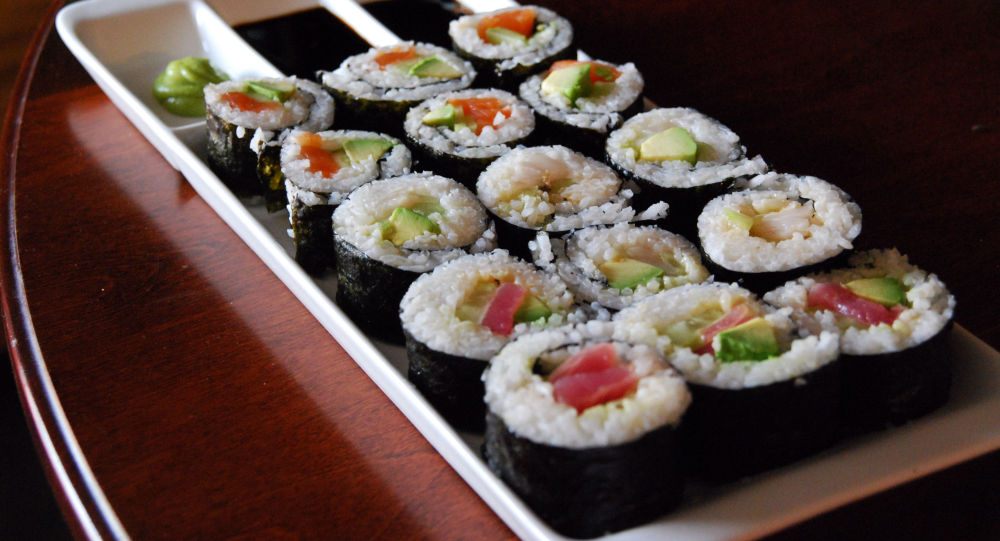 美国男子几乎每天吃寿司 体内发现一条1.5米蠕虫