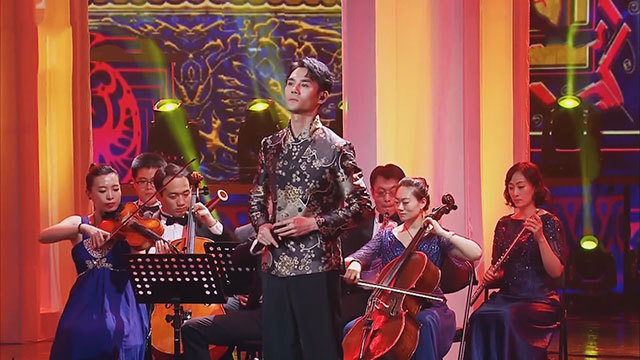 王凯挑战新风格 完美诠释韩磊经典歌曲《等待》 王凯挑战新风格 完美诠释韩磊经典歌曲《等待》
