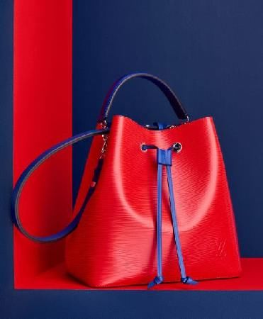 李宇春都穿红色高跟鞋!还有什么能阻挡我买包