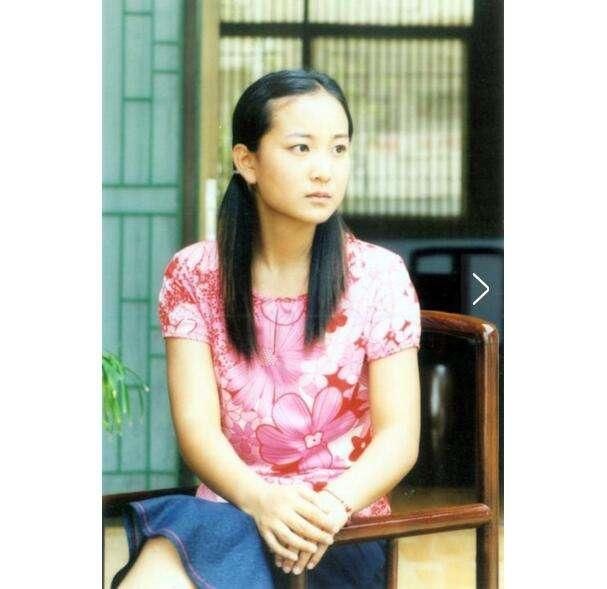 春晚最胖的喜剧女星之一,翘二郎腿把脚崴了