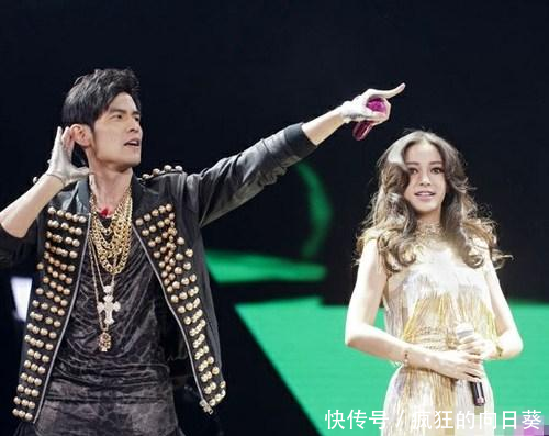 明星们也有偶像王俊凯合影,吴亦凡偷拍,迪丽热