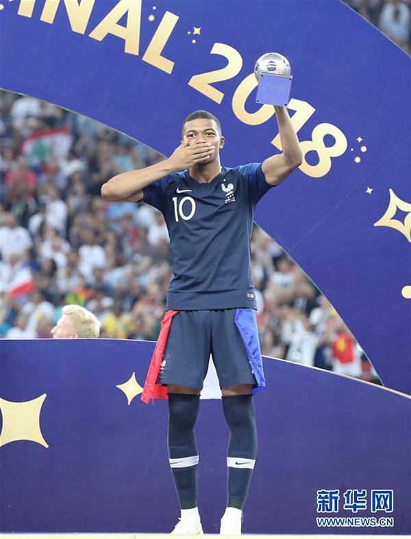 世界杯难忘瞬间:C罗的眼神、姆巴佩奔袭