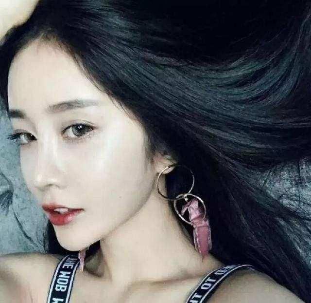 抖音这四大女神,她颜值不输一线女星,你会给谁