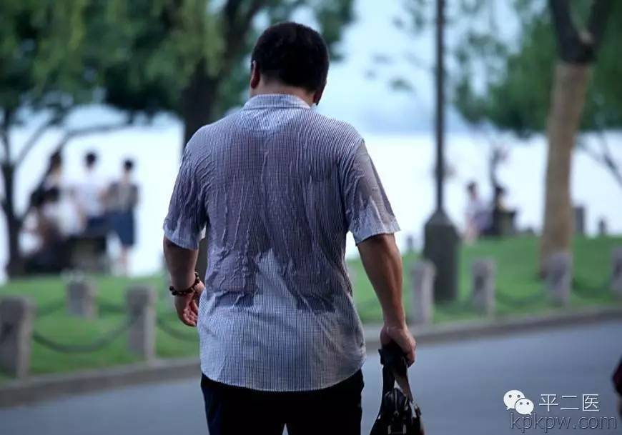 大汗淋漓后,你知道最该补点什么吗?_北京时间