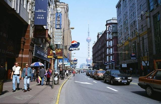 日本游客觉得10万日元可在中国玩很久,到上海